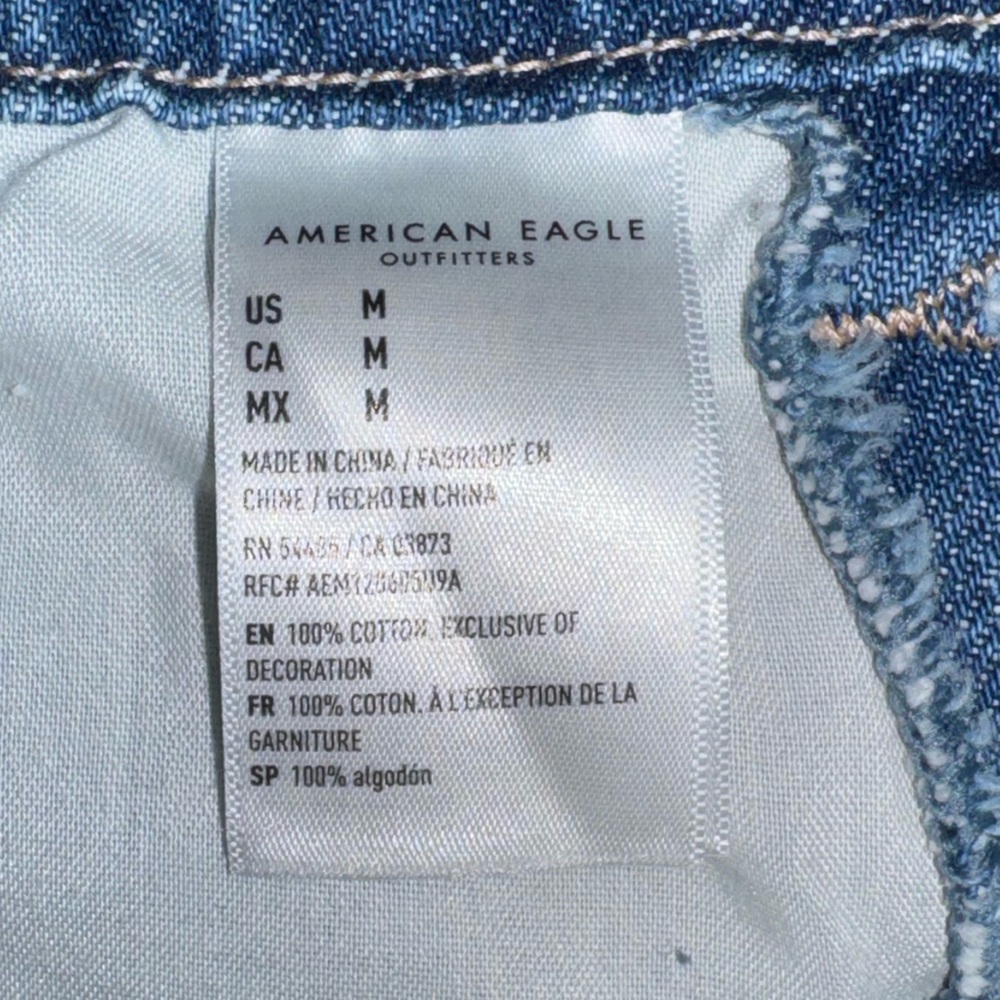 American Eagle Light Blue Denim 90’s Boyfriend Shortalls. Size M - Picture 5 of 5